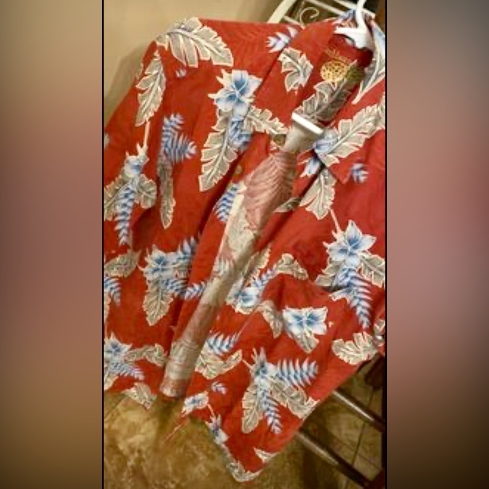 Caribbean silk Hawaiian short sleeve shirt men’s size medium
